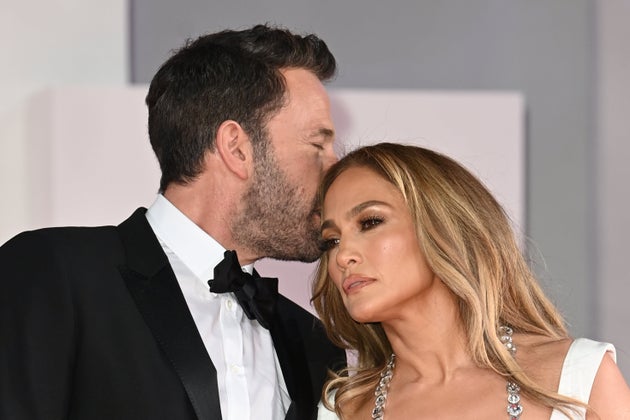 Jennifer Lopez And Ben Affleck Pile On The PDA As They Make Red Carpet