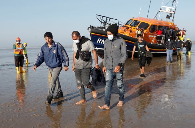 Depuis janvier, des milliers de migrants ont tenté la périlleuse traversée entre la France et le Royaume-Uni. Avec de très nombreuses interventions des autorités françaises et britanniques pour éviter des drames humains (photo d'illustration prise sur une plage anglaise).