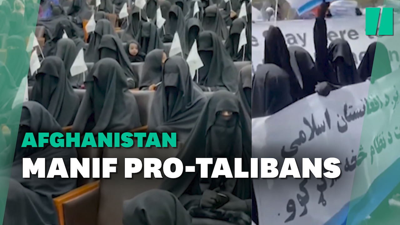 À Kaboul, des femmes afghanes pro-talibans manifestent voilées