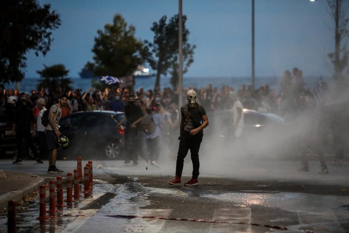 Επεισόδια στην διαμαρτυρία κατά του υποχρεωτικού εμβολιασμού στο περιθώριο της 85ης Διεθνούς Έκθεσης Θεσσαλονίκης, Σάββατο 11 Σεπτεμβρίου 2021. (EUROKINISSI/ΣΩΤΗΡΗΣ ΔΗΜΗΤΡΟΠΟΥΛΟΣ)