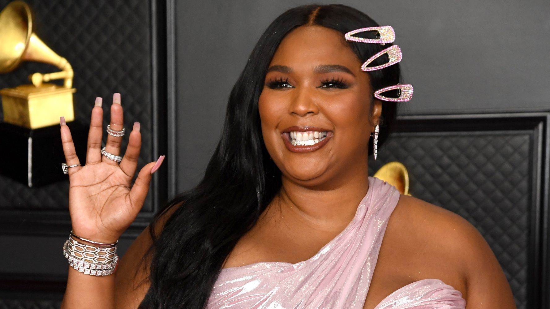 Lizzo Surprises Her Mom With A New Wardrobe In Heartfelt Video