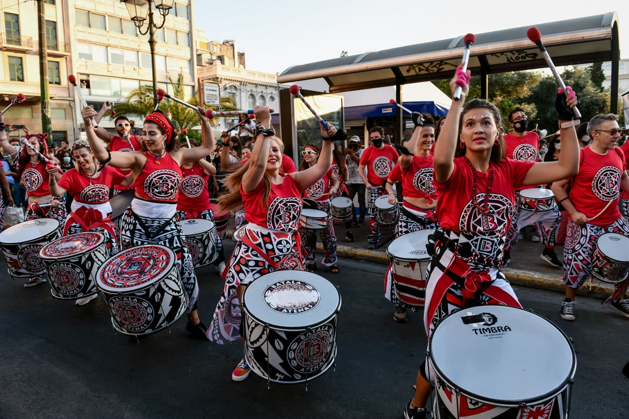 Στιγμιότυπο από την πορεία Athens Pride 2021 - πορεία περηφάνειας της ΛΟΑΤΚΙ ΚΑΙ LGBTQI+ κοινότητας. Γιορτή διεκδίκησης και μνήμης, με συνθήκες πανδημίας φέτος, αλλά με χαρακτήρα διαμαρτυρίας ενάντια σε μια ομοφοβική, τρανσφοβική και ρατσιστική κοινωνία, ενάντια την αστυνομική βία, την πατριαρχία, την ανισότητα, την απομόνωση και την κακοποίηση, Σάββατο 11 Σεπτεμβρίου 2021 (ΤΑΤΙΑΝΑ ΜΠΟΛΑΡΗ/ EUROKINISSI)