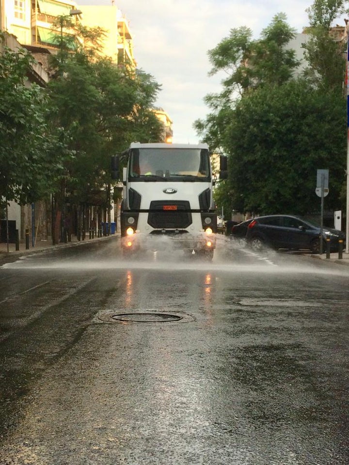 Επιχείρηση καθαριότητας στον Αγιο Παύλο