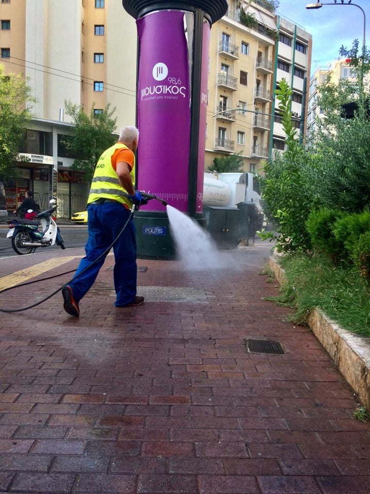 Επιχείρηση καθαριότητας στον Αγιο Παύλο