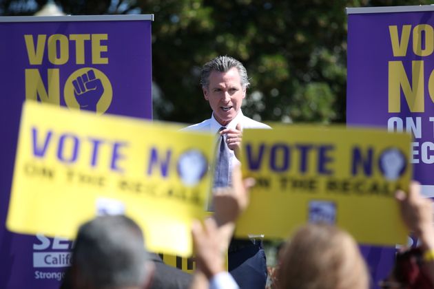 Le gouverneur de Californie Gavin Newsom, ici en meeting le 11 septembre, pourrait perdre son poste au profit d'un candidat républicain obscur. (REUTERS/Brittany Hosea-Small)