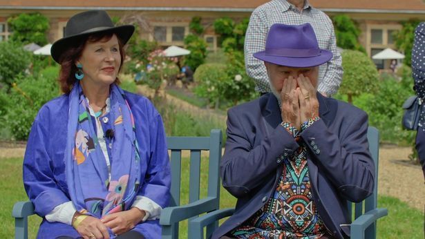 Stunned Antiques Roadshow Guest Reduced To Tears At Staggering ...
