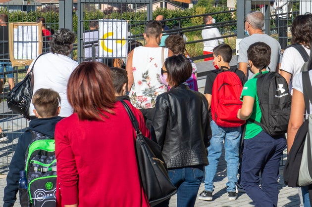 Tutto Bene O Quasi Nel Primo Giorno Di Scuola Bianchi Piattaforma Green Pass Funziona L Huffpost