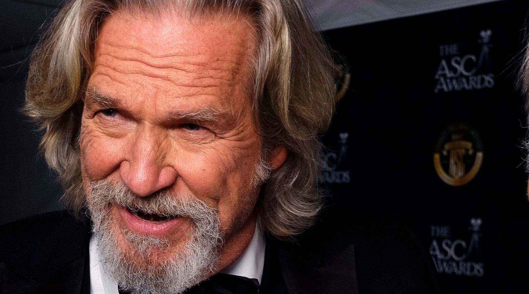 Jeff Bridges Says His Case Of COVID-19 Made Cancer 'Look Like A Piece Of Cake'