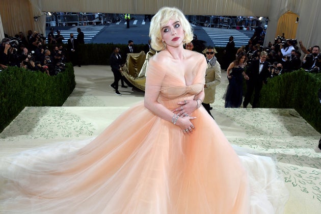 ビリー アイリッシュ マリリン モンロー風のドレスに反響 肌を見せることはもう怖くない ハフポスト ビリー アイリッシュ マリリン モンロー風のドレスに反響 肌を見せることはもう怖くない ハフポスト