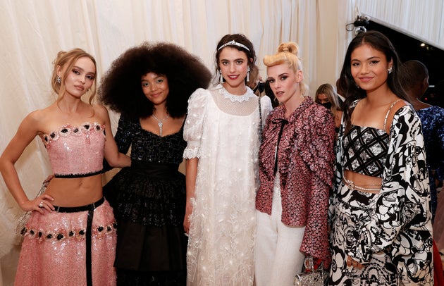 (L-R) Lily-Rose Depp, Whitney Peak, Margaret Qualley, Kristen Stewart and Emma Raducanu attend The 2021 Met Gala Celebrating In America: A Lexicon Of Fashion at Metropolitan Museum of Art on September 13, 2021 in New York City. (Photo by Arturo Holmes/MG21/Getty Images)