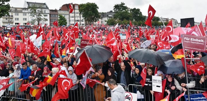 Κολονία 31 Ιουλίου 2016 Μετά το πραξικόπημα στην Τουρκία - Τούρκοι διαδηλώνουν υπέρ του Ερντογάν