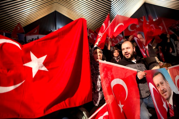 Φωτογραφία αρχείου - Τούρκοι υποστηρικτές του Ερντογά στη