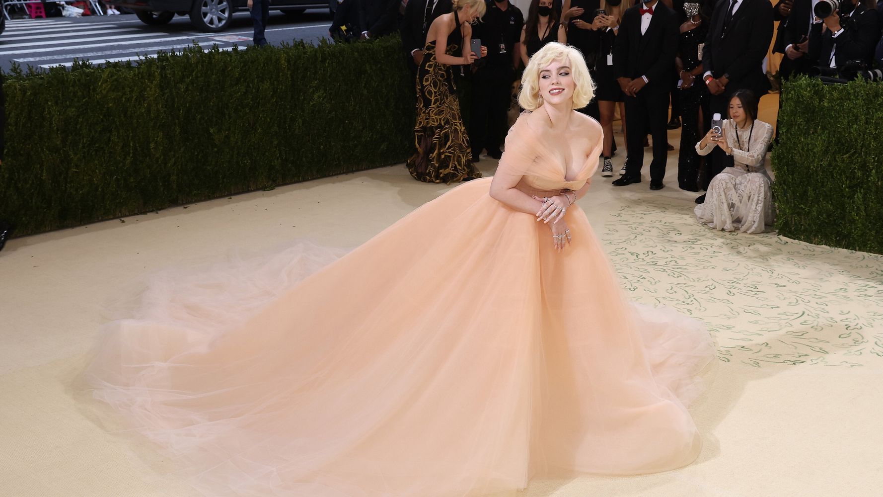 Oscar De La Renta Drops All Fur Sales In Deal To Dress Billie Eilish
