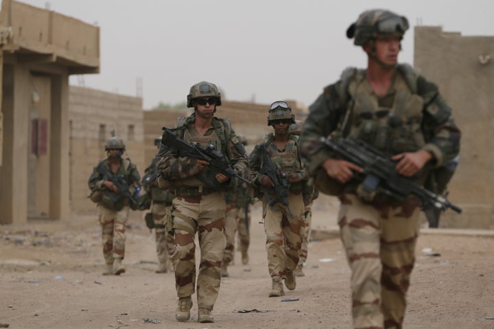 Soldados franceses patrullando en el norte de Mali