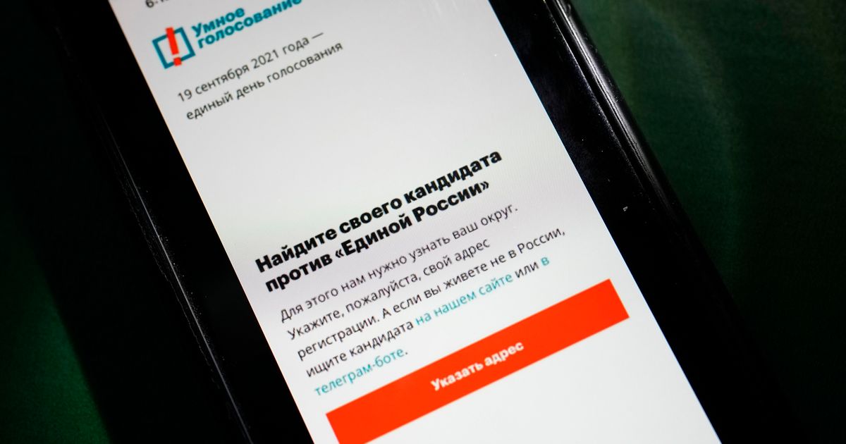 Apple, Google Cave To Kremlin, Remove Opposition App As Russian Voting Begins