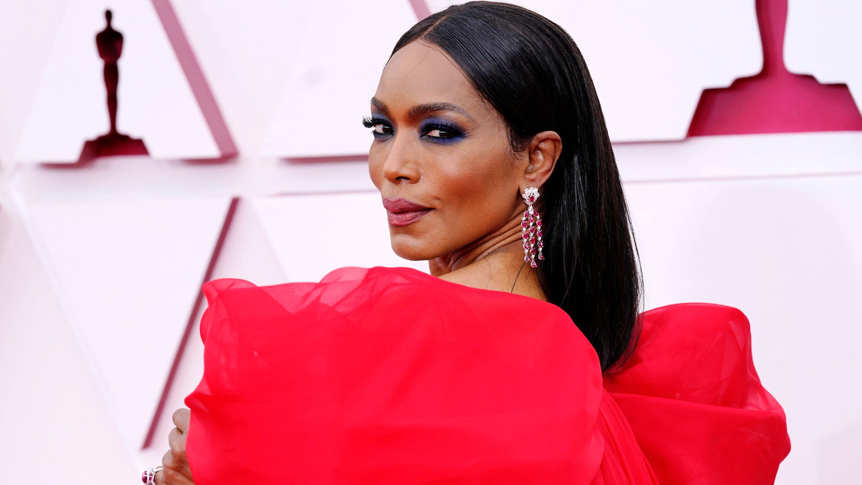 Angela Bassett's Wax Figure Is So Realistic People Can't Tell Which Is Which