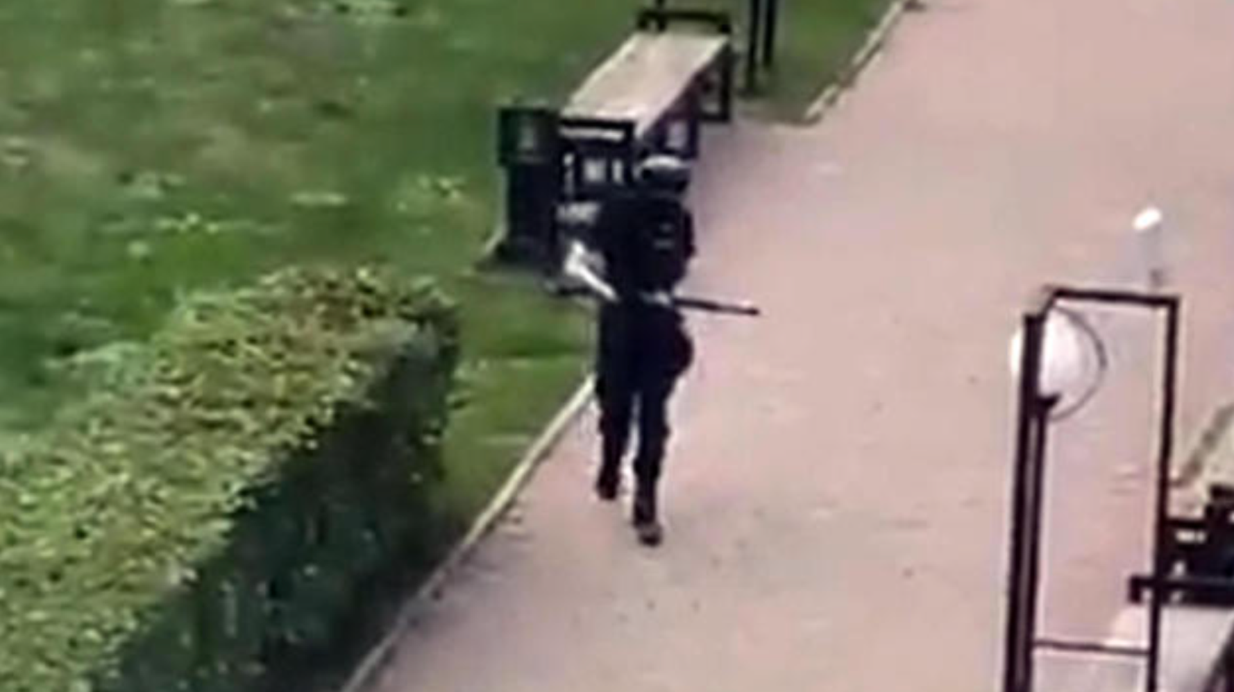 Lascia Messaggio Non E Terrorismo Poi Spara E Uccide All Universita Di Perm L Huffpost