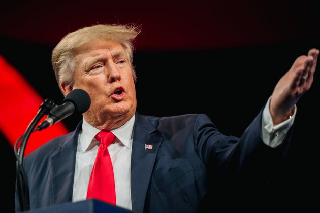 トランプ前大統領、姪とNYT記者に109億円の損害賠償請求。「納税記録を持ち出し、記者に渡した」と主張 - ハフポスト日本版 トランプ前大統領、姪とNYT記者に109億円の損害賠償請求。「納税記録を持ち出し、記者に渡した」と主張 - ハフポスト日本版