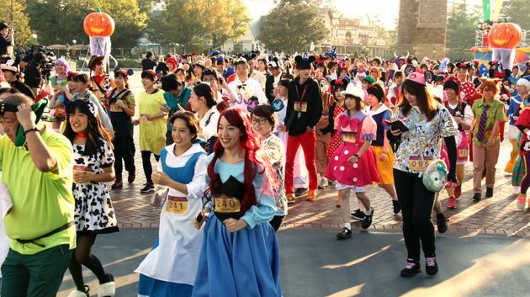 ディズニーハロウィーン 21年は何が変わる 特別チケット の販売開始 全身仮装 には新たなルールも ハフポスト ディズニーハロウィーン 21年は何が変わる 特別チケット の販売開始 全身仮装 には新たなルールも ハフポスト