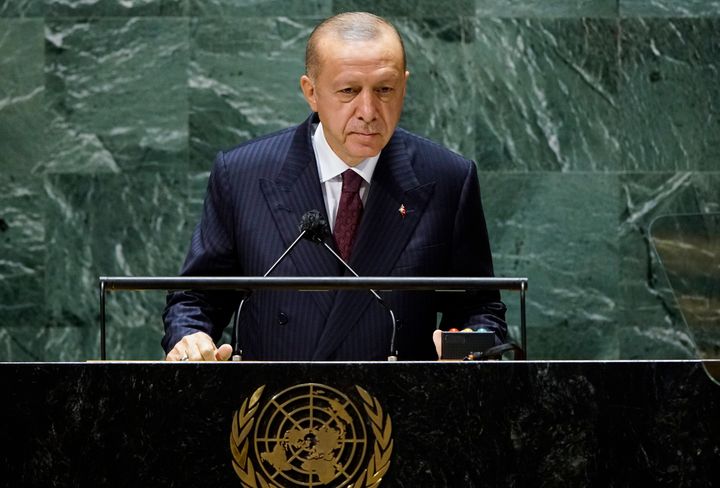 Ο Τούρκος Πρόεδρος Ρετζέπ Ταγίπ Ερντογάν απευθύνεται στην 76η Σύνοδο της Γενικής Συνέλευσης των Ηνωμένων Εθνών, Τρίτη, 21 Σεπτεμβρίου 2021 στα κεντρικά γραφεία του ΟΗΕ. (Eduardo Munoz/Φωτογραφία πισίνας μέσω AP)