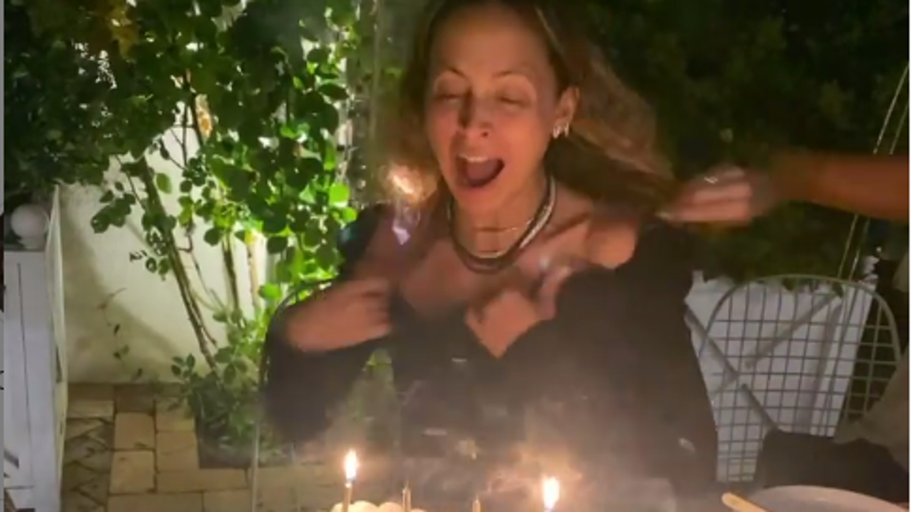 Nicole Richie s'est approchée un peu trop près de ses bougies pour ses 40 ans