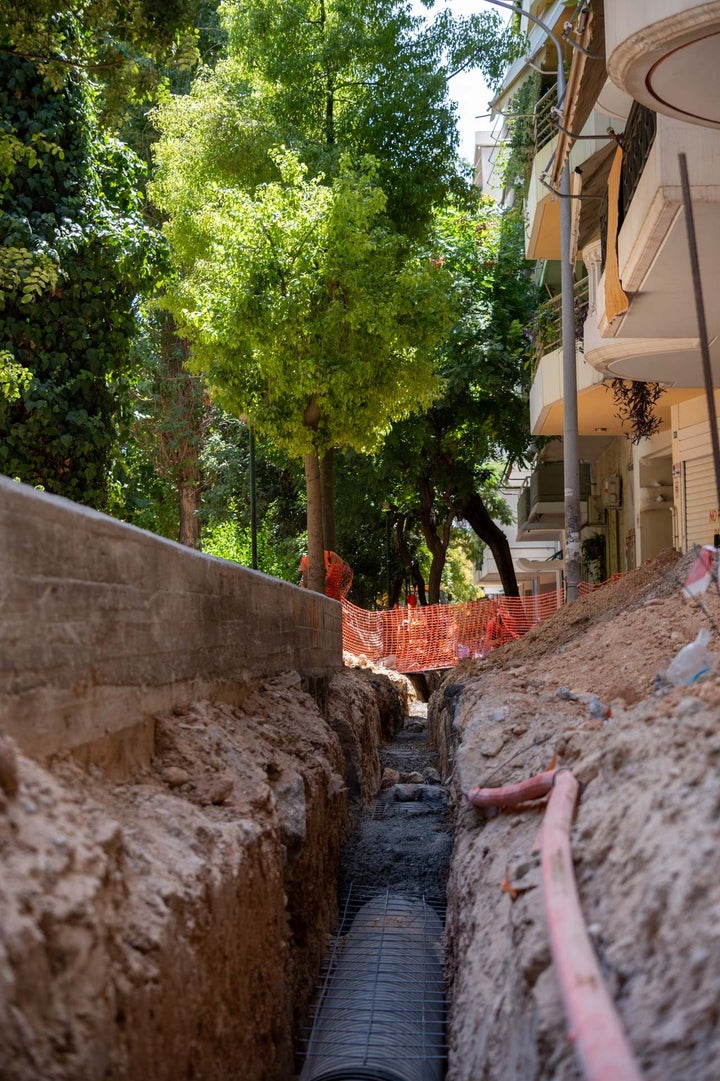 Εργασίες στα νέα πεζοδρόμια της Αθήνας