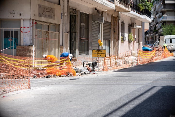 Εργασίες στα νέα πεζοδρόμια της Αθήνας