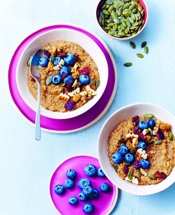 Holà quinoa, a hot quinoa porridge that can be made ahead of time.