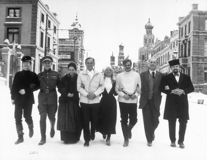 Las estrellas de Dr. Zhivago, en el enorme set de rodaje en 1965