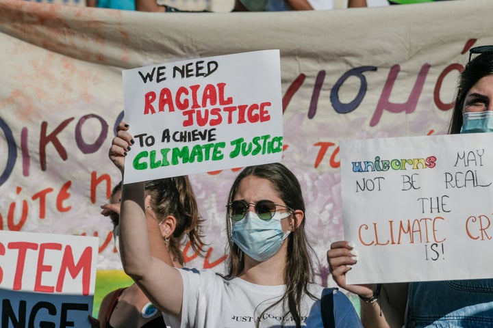 Μαθητές και νέοι του «Fridays for Future Greece» και της «Πρωτοβουλίας Νέων» καλούν τους πολίτες στο Σύνταγμα, σε συγκέντρωση και πορεία για το κλίμα.Θα συμμετάσχουν περιβαλλοντικές οργανώσεις, κόμματα με αναφορά στην Αριστερά, στην οικολογία και στη φιλοζωία και αρκετοί πολίτες, Παρασκευή 24 Σεπτεμβρίου 2021 (ΜΙΧΑΛΗΣ ΚΑΡΑΓΙΑΝΝΗΣ/ EUROKINISSI)