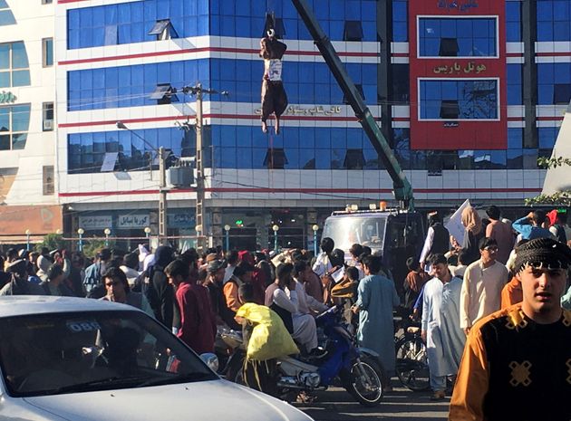 Ταλιμπάν σκότωσαν και κρέμασαν σε δημόσια χώρο τα πτώματα υπόπτων για υπόθεση