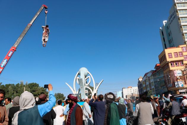 Ταλιμπάν σκότωσαν και κρέμασαν σε δημόσια χώρο τα πτώματα υπόπτων για υπόθεση