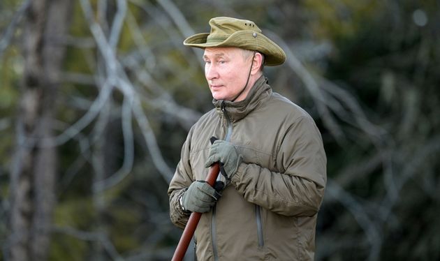 Και ψαράς και πρόεδρος και ρομαντικός - Οι διακοπές Πούτιν και οι φωτογραφίες του