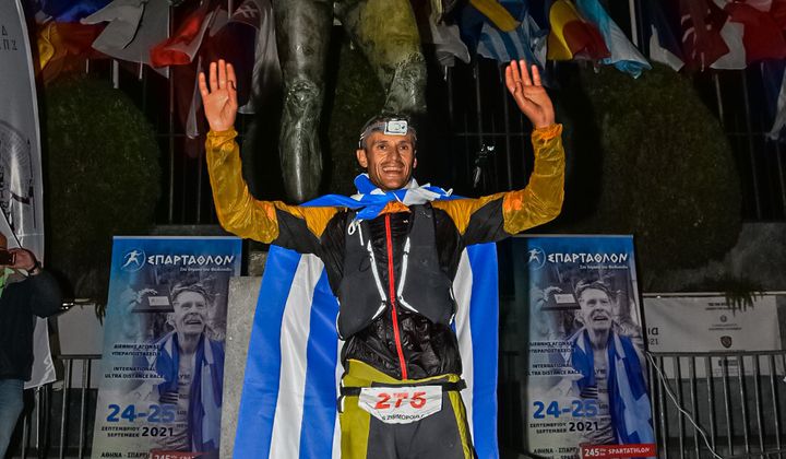 Ο Φώτης Ζησιμόπουλος νίκησε στο Σπάρταθλον ισοφαρίζοντας το ρεκόρ του Γιάννη Κούρου