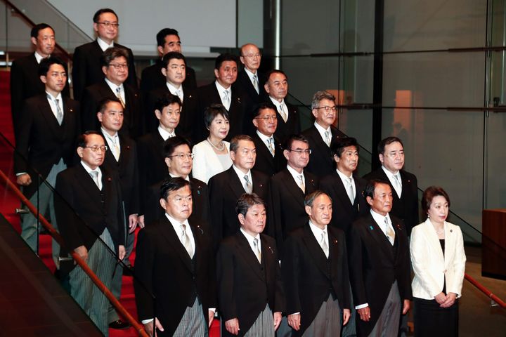2020年9月16日に発足した菅内閣。20の閣僚ポストのうち、女性は上川陽子氏と橋本聖子氏の2人に留まった（発足当時）。