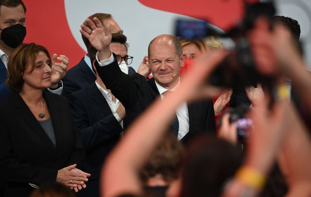 Γερμανικές εκλογές: Οριακή νίκη Σοσιαλδημοκρατών, ιστορικό χαμηλό του συντηρητικού
