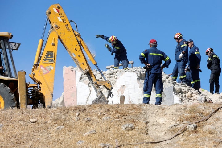 Προσπάθεια απεγκλωβισμού στον προφήτη Ηλία