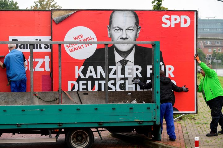Εκ του αποτελέσματος, αποδεικνύεται ότι ο Όλαφ Σολτς είναι το πρόσωπο των γερμανικών εκλογών της 26ης Σεπτεμβρίου 2021. REUTERS/Fabian Bimmer