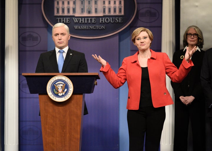 Beck Bennett as Mike Pence, and Kate McKinnon as Elizabeth Warren during the cold open in Season 45.