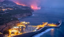 8 Earthquakes Recorded As New Fissure Blows Open On Erupting
Spanish Volcano 3 8 Earthquakes Recorded As New Fissure Blows Open On Erupting
Spanish Volcano 2