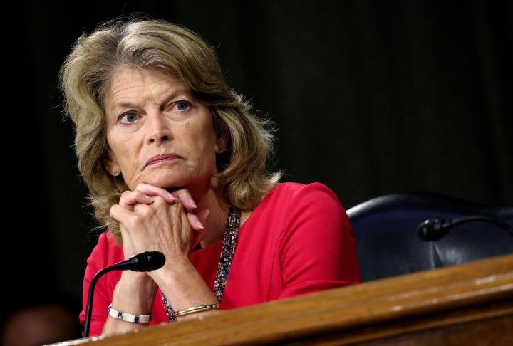 Lisa Murkowski Files Paperwork Signaling 2022 Senate Run Huffpost Uk