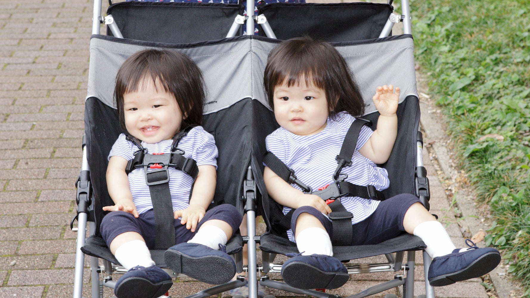 双子ベビーカーに優しい社会は きっとみんなに優しい 都営バスの変化に双子育児中の私が思うこと ハフポスト コラム オピニオン 双子ベビーカーに優しい社会は きっとみんなに優しい 都営バスの変化に双子育児中の私が思うこと ハフポスト コラム オピニオン