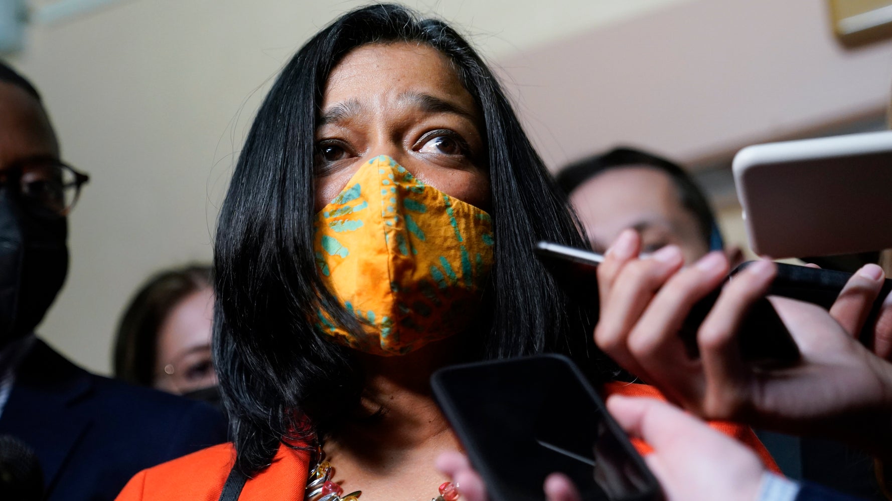 Jayapal Says Manchin’s Proposed $1.5 Trillion Reconciliation Bill ‘Not Going To Happen’