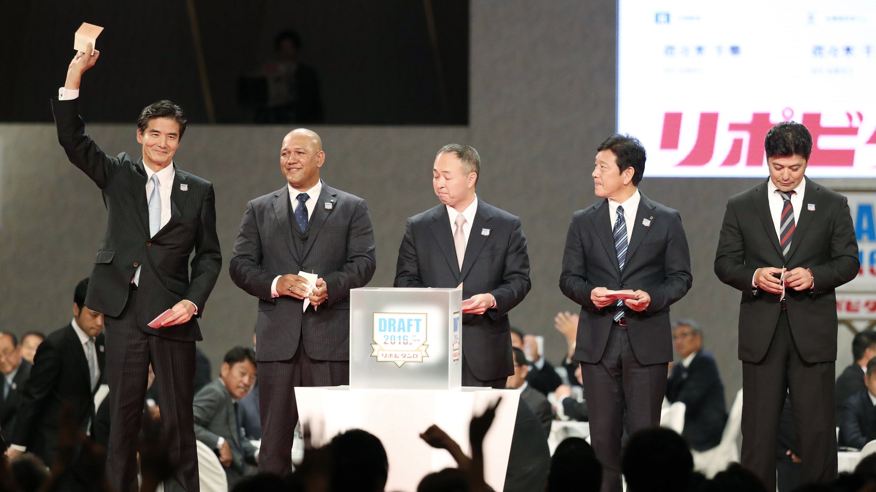 5年前のドラフト会議 12球団指名を振り返る 4位で獲れた 日本最強投手 高校時代はベンチ外 育成の星 ハフポスト News 5年前のドラフト会議 12球団指名を振り返る 4位で獲れた 日本最強投手 高校時代はベンチ外 育成の星 ハフポスト News