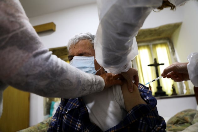 Η Πορτογαλία δεν έχει άλλους ενήλικες να εμβολιάσει - Πώς τα