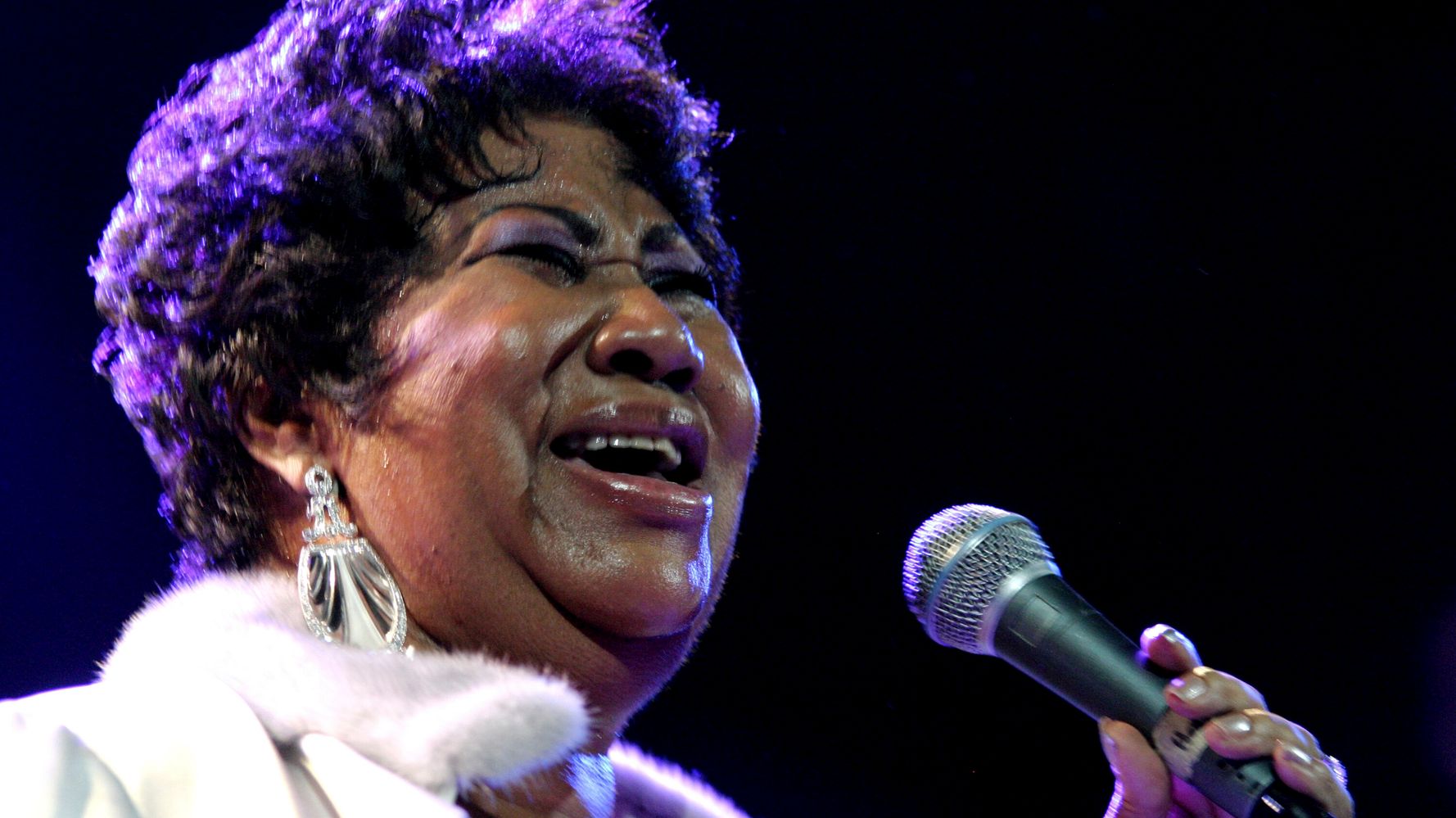 Detroit Honors Aretha Franklin By Naming Post Office After Her
