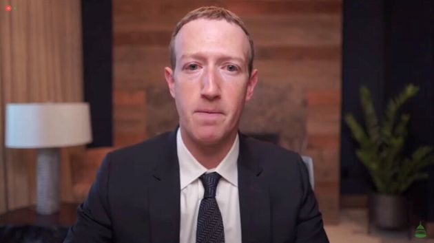 Facebook s'écroule en Bourse, Zuckerberg perd 7 milliards en quelques heures (photo du 25 mars