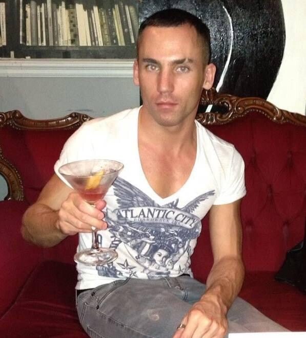 My drinking around friends was merely social; my alcohol addiction behind closed doors was invisible.