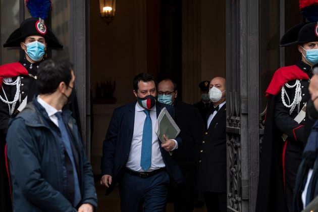 Salvini parla con Giorgetti, poi vede Draghi: &quot;No aumento tasse messo per  iscritto&quot; | L&#39;HuffPost