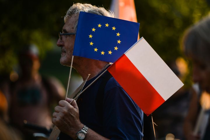 Συγκέντρωση διαμαρτυρίας στη Βαρσοβία κατά των μεταρρυθμίσεων στη Δικαιοσύνη που προωθεί η κυβέρνηση (Ιούλιος 2021) 